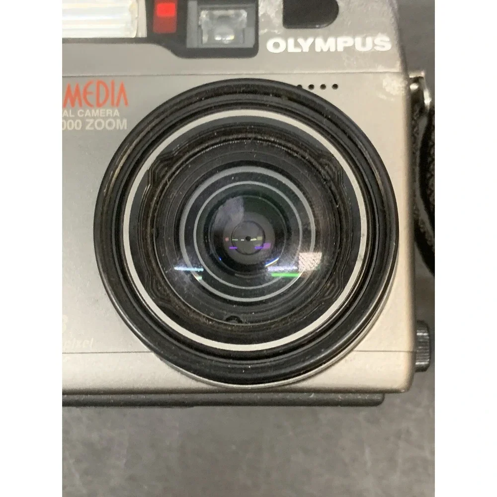 Olympus CAMEDIA C-3000 Zoom 3.3MP Digital Camera - Parts Only